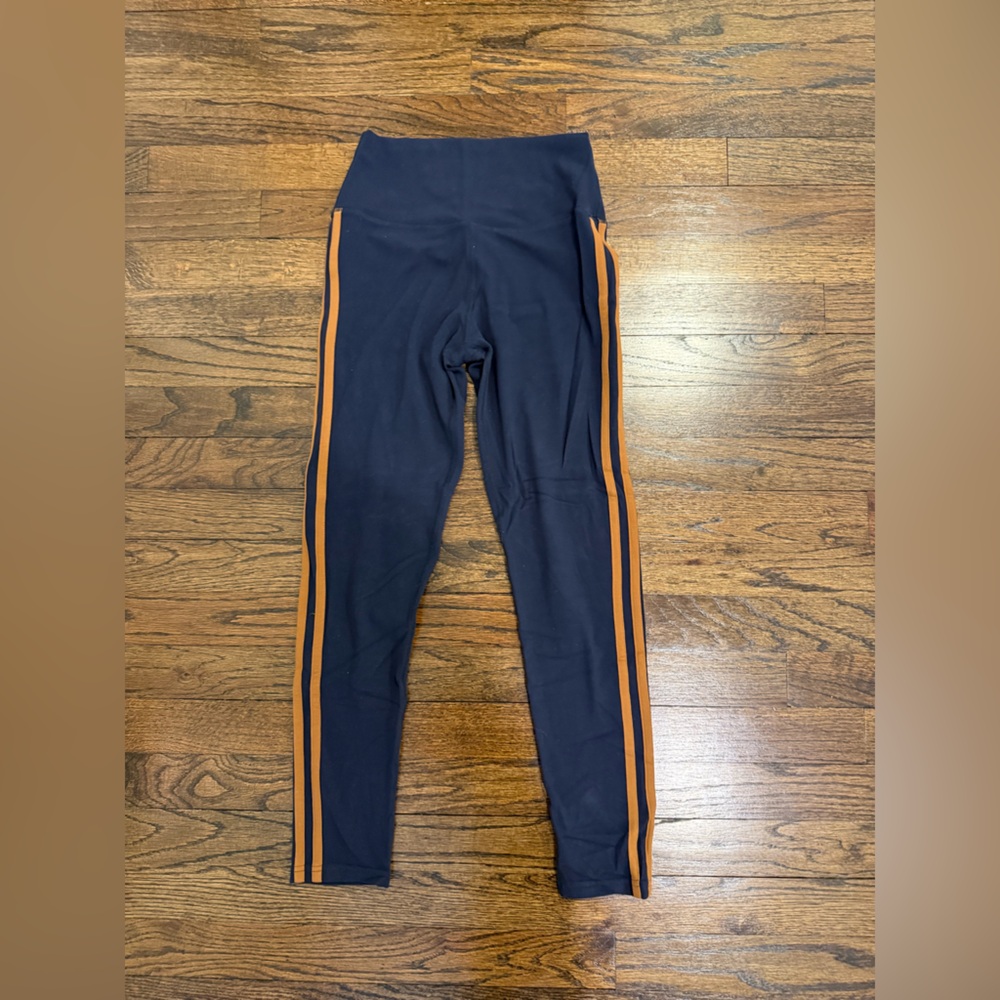 S59 Navy leggings with brown Stripes